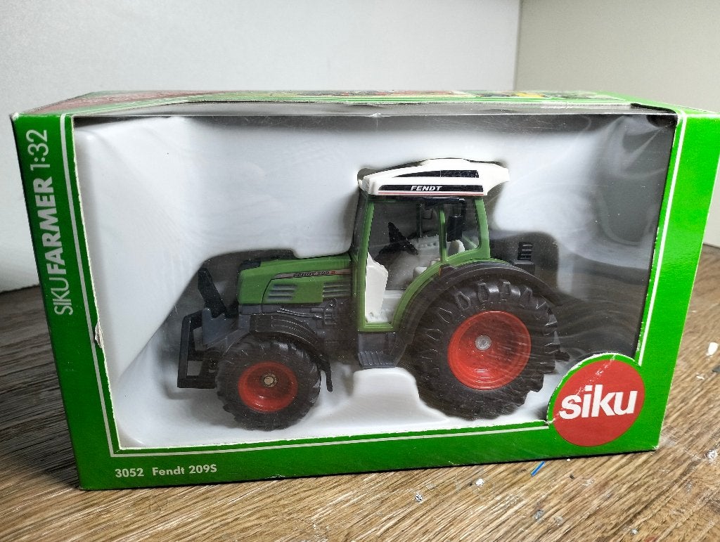 Te koop Siku Fendt 209S Smalspoor. (A), Ophalen of Verzenden, Zo goed als nieuw, Tractor of Landbouw, SIKU