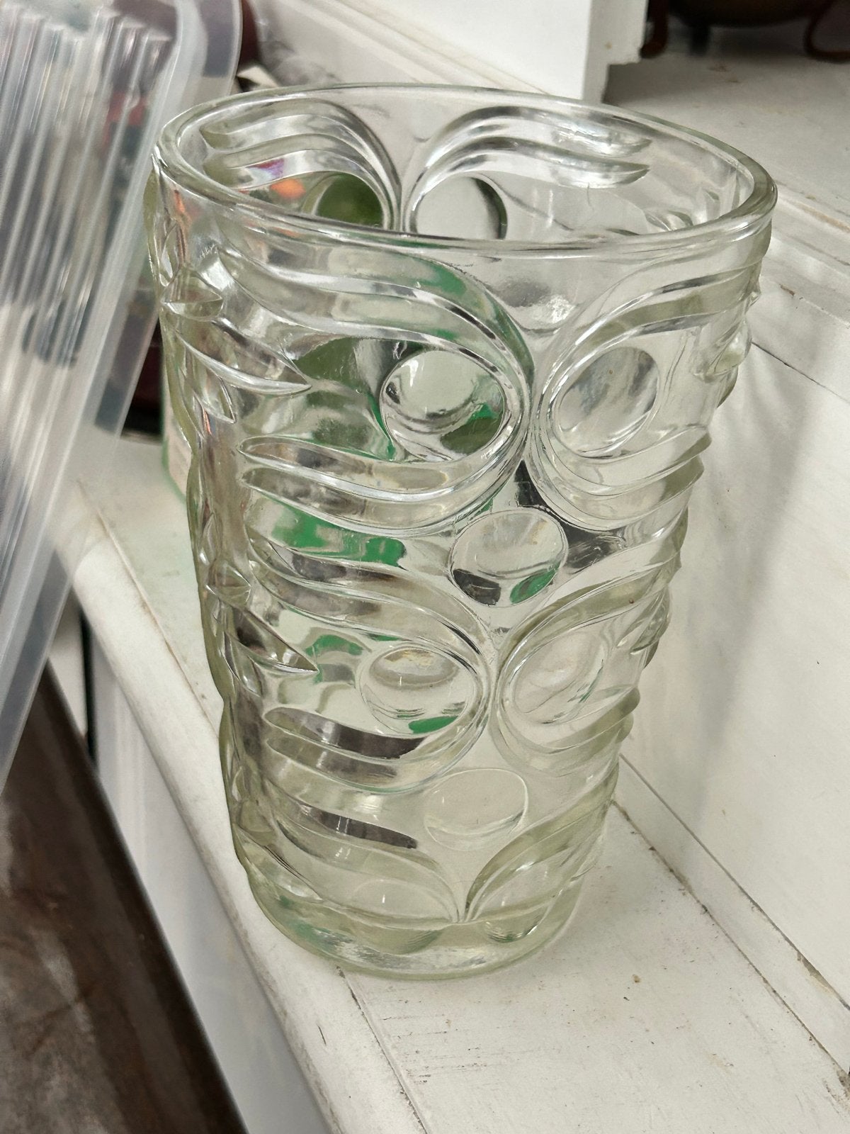 Vintage glazen vaas met reliëfpatroon, Ophalen