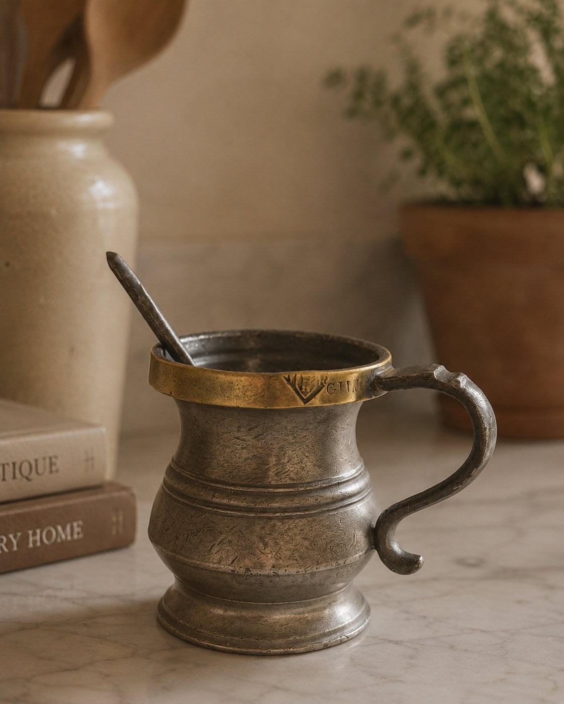 Antieke brocante decoratieve Engelse Tinnen Maatbeker, Ophalen