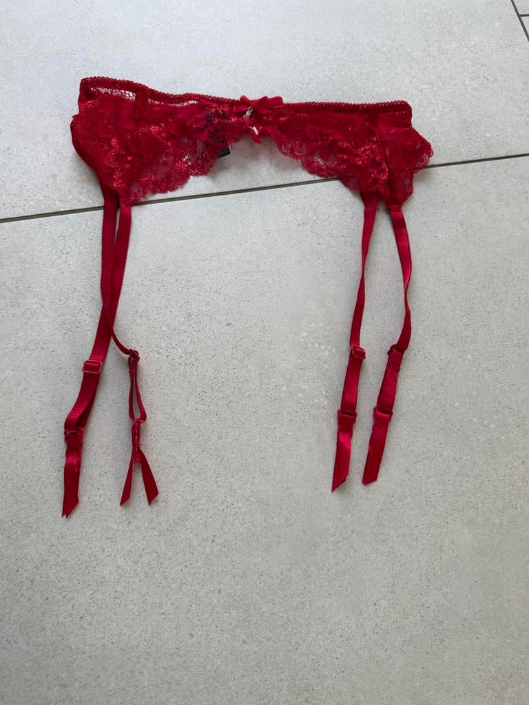 Rode kanten jarretelgordel van Zeeman, Ophalen of Verzenden, Rood, Overige typen