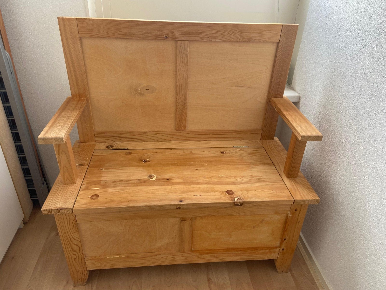 Gratis op te halen: Houten bankje met opbergruimte, Ophalen, Gebruikt, Overige kleuren, Landelijk