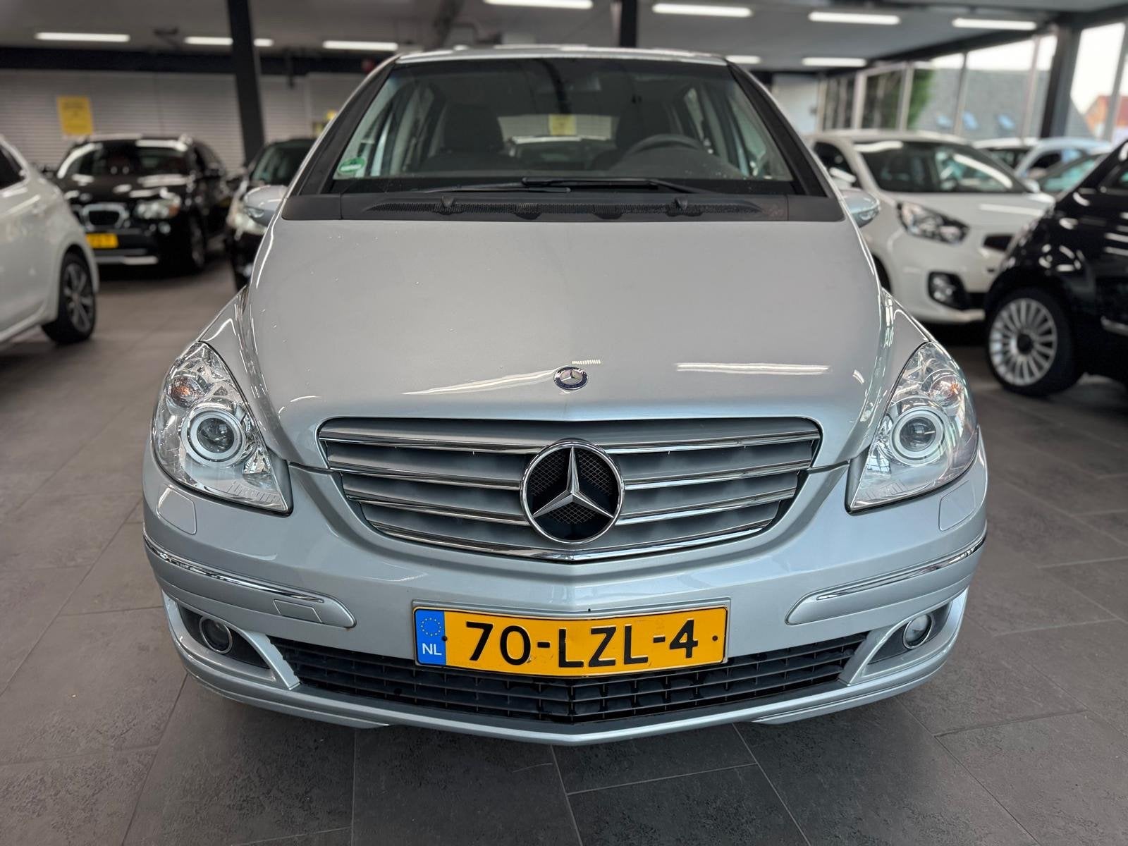 Mercedes-Benz B-klasse 150 xenon navigatie airco elektrische, Auto's, Voorwielaandrijving, Zwart, 400 kg, Xenon verlichting