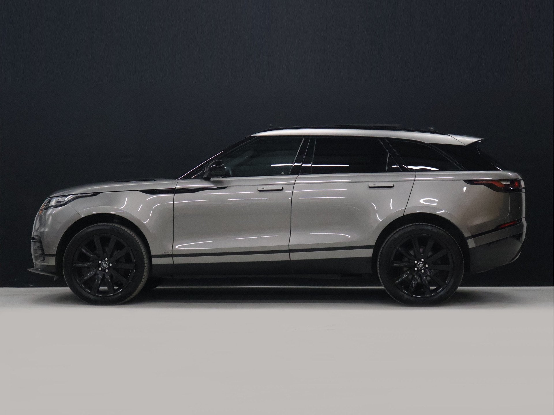 Land Rover Range Rover Velar 2.0 I4 Turbo AWD SE [SCHUIFKANT, Dealer onderhouden, Gebruikt, 4 cilinders, 252 pk