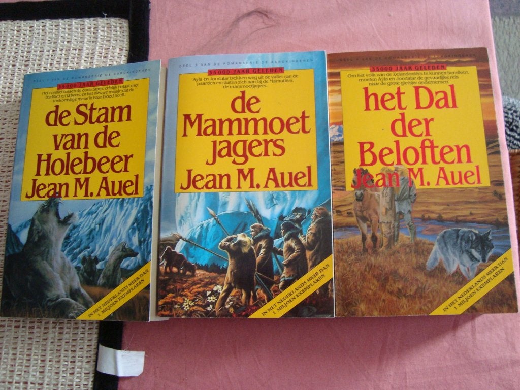 3 boeken van jean m. Auel, Ophalen of Verzenden, Zo goed als nieuw