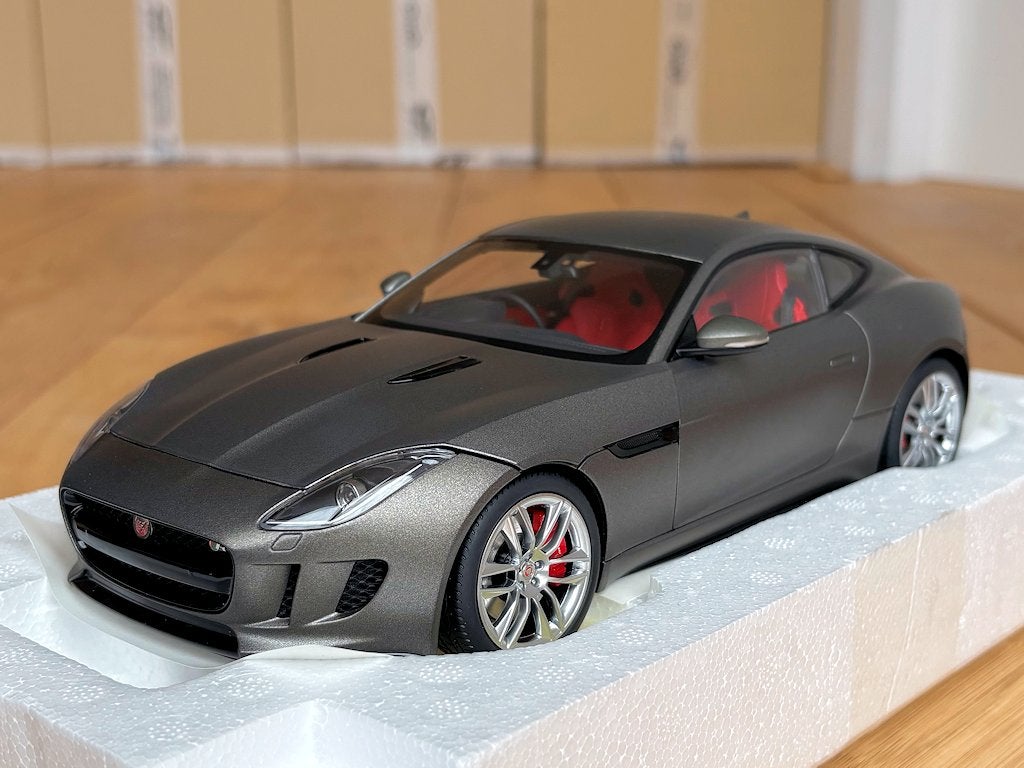 Jaguar F-type R Coupé grijs AutoArt 1:18 nieuw in doos ovp, Hobby en Vrije tijd, Modelauto's | 1:18, Ophalen of Verzenden, Nieuw