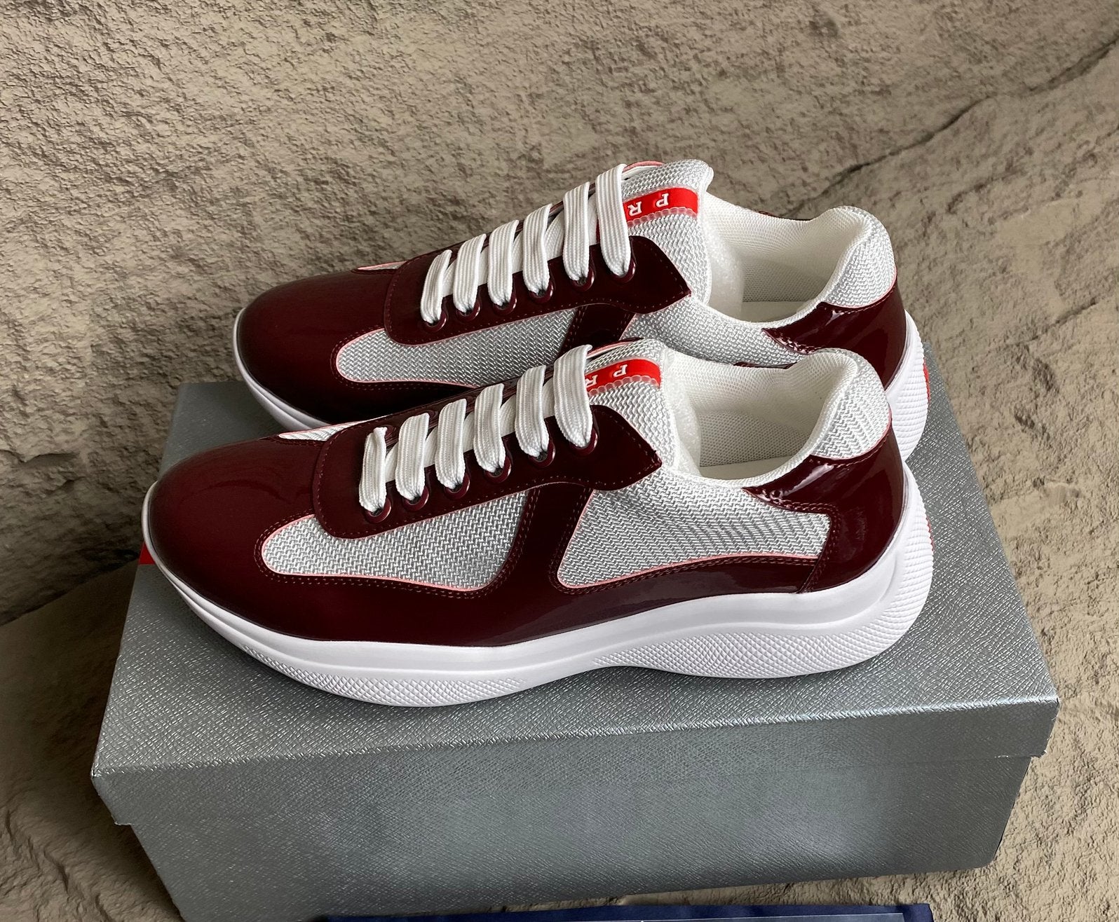 Prada Cups Rood Glans – America’s Cup – Nieuw 39-46, Kleding | Heren, Schoenen, Ophalen of Verzenden, Overige kleuren, Sneakers of Gympen