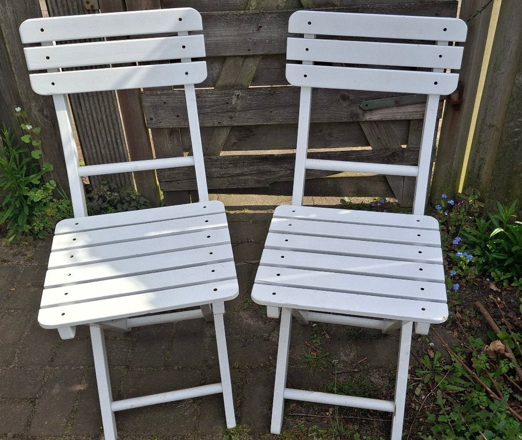 Witte houten klapstoeltjes, Tuin en Terras, Tuinstoelen, Ophalen, Zo goed als nieuw, Hout, Inklapbaar