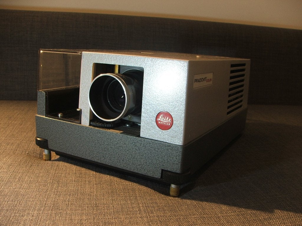 Diaprojector Leitz Pradovit Color, Audio, Tv en Foto, Diaprojectors, Verzenden, Zo goed als nieuw