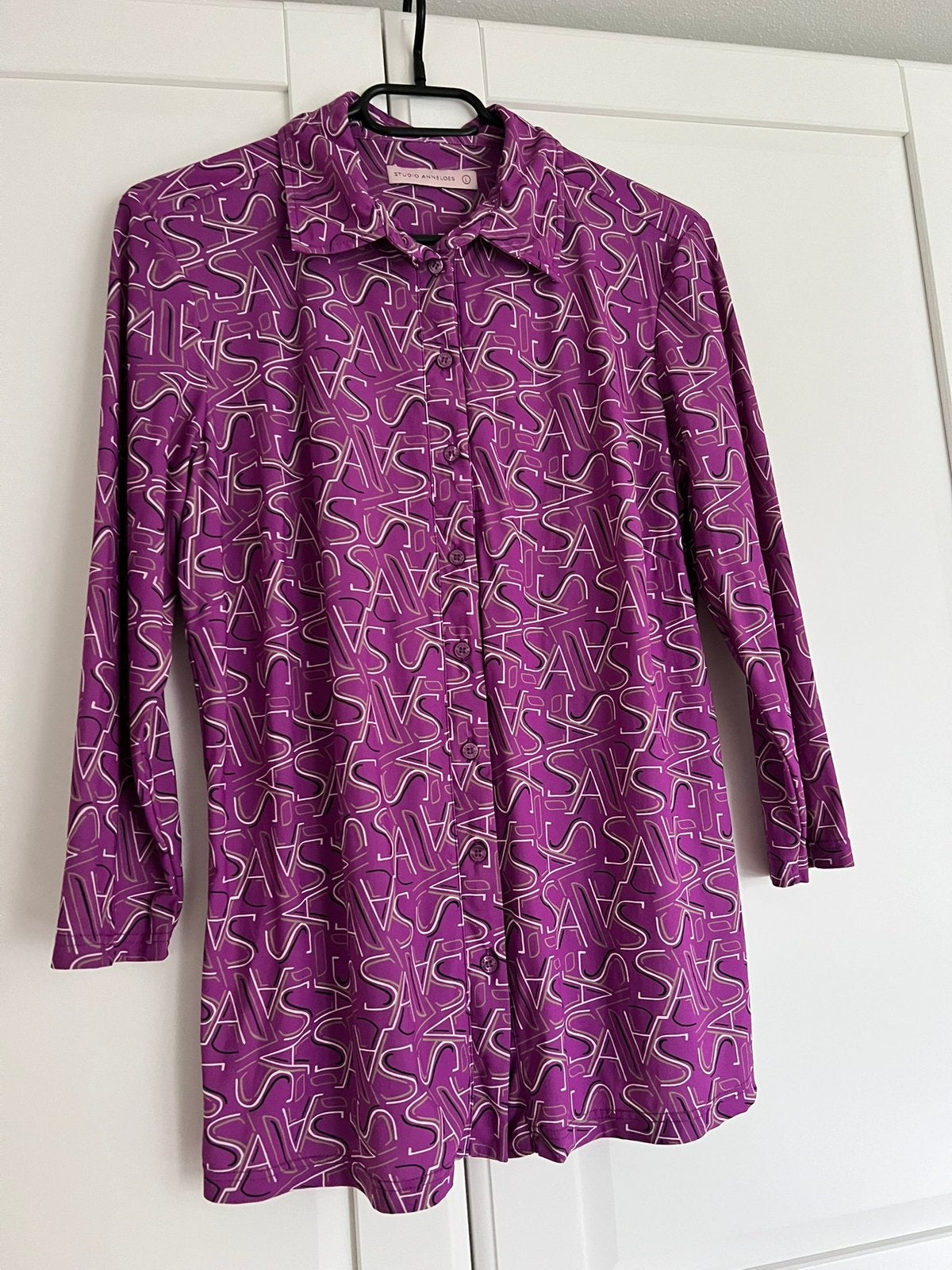 Studio anneloes poppy logo blouse L  purple, Kleding | Dames, Paars, Maat 42/44 (L), Ophalen of Verzenden, Zo goed als nieuw
