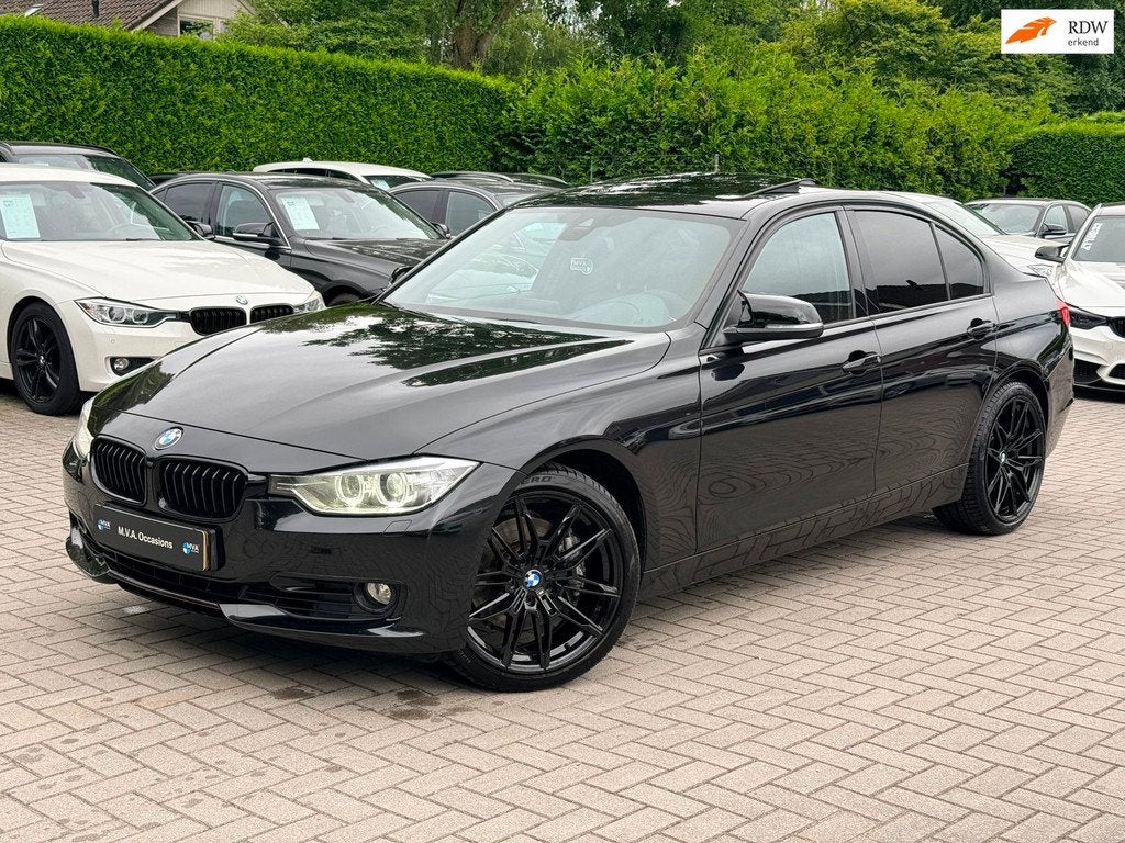 BMW 3-serie 335i xDrive High Executive Sport|Dakje|Keyless|X, Auto's, Euro 5, Zwart, Zwart, Leder