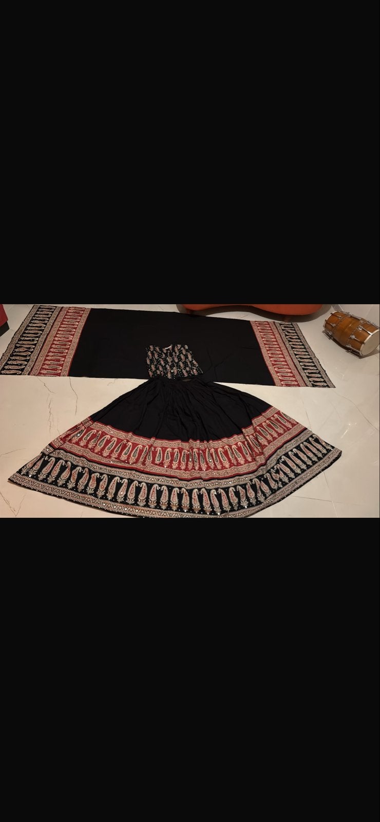 Prachtige Indiase Lehenga Choli Set - Zwart met Rood, Maat 38/40 (M), Zwart, Ophalen of Verzenden, Zo goed als nieuw