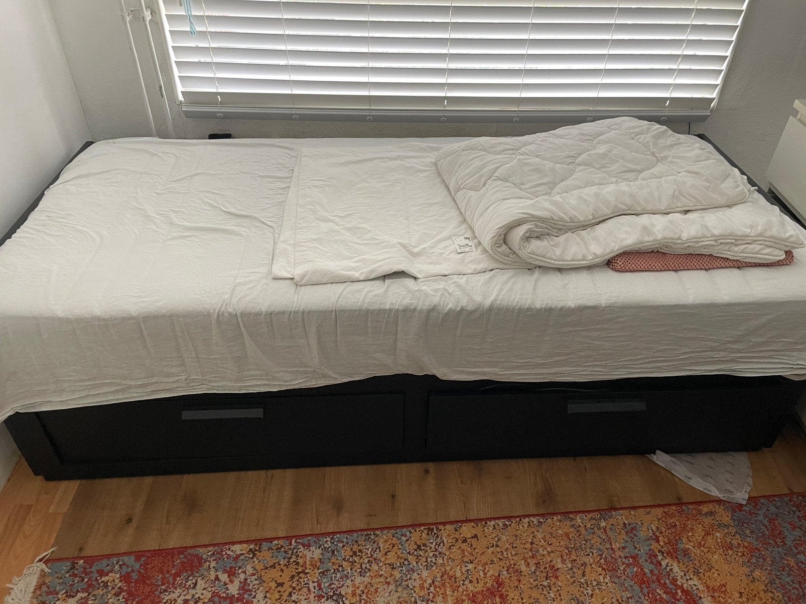 Gratis Ikea bed met lades, Ophalen, Zo goed als nieuw, Tweepersoons, 140 cm