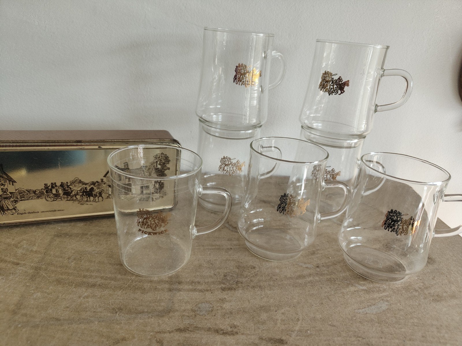 7 Pickwick theeglazen Gouden Koets met bijbehorend theedoos, Ophalen of Verzenden
