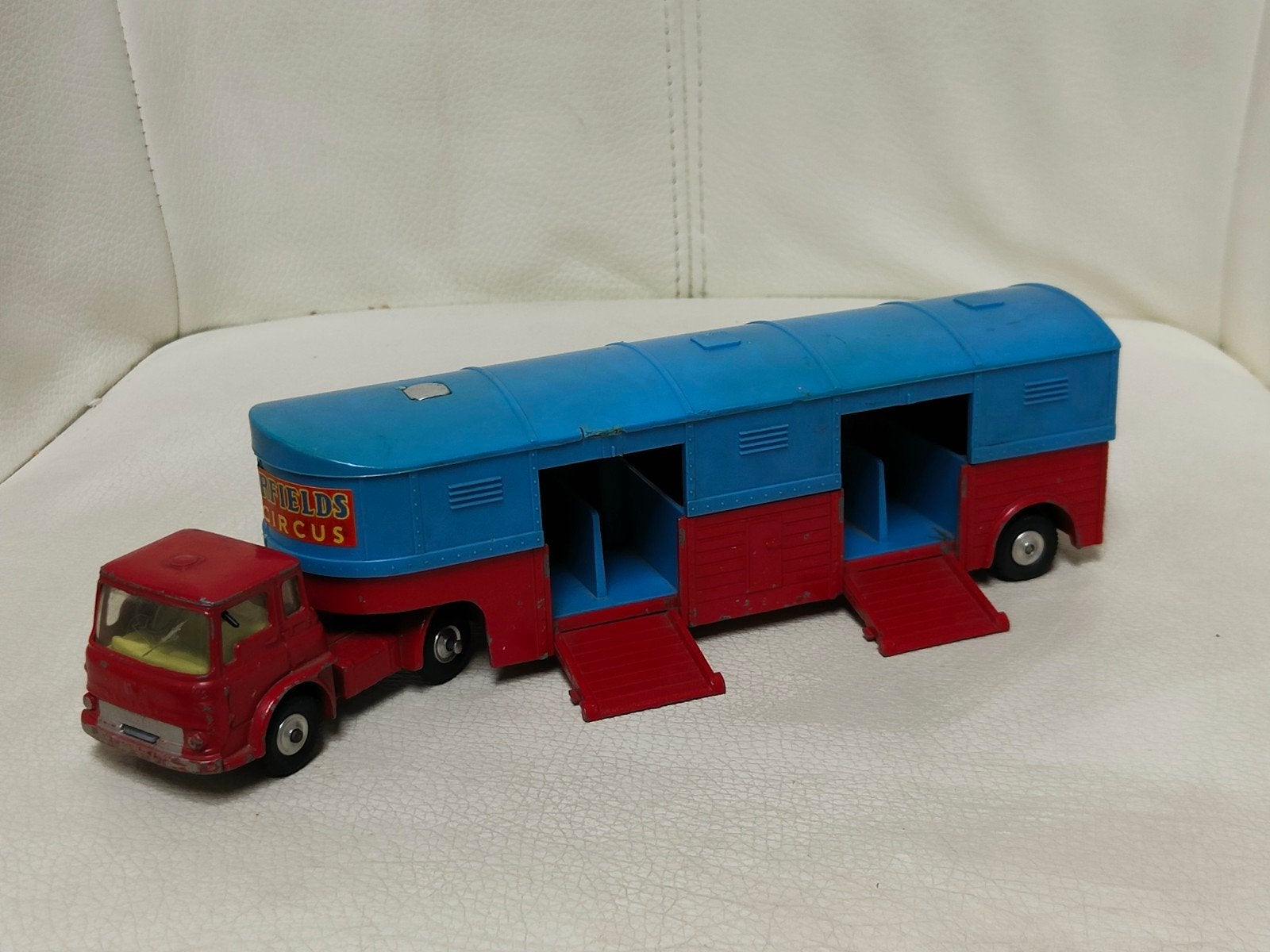 Corgi MAJOR Toys articulated Horse Box Chipperfields Circus, Hobby en Vrije tijd, Ophalen of Verzenden, Gebruikt, Bus of Vrachtwagen