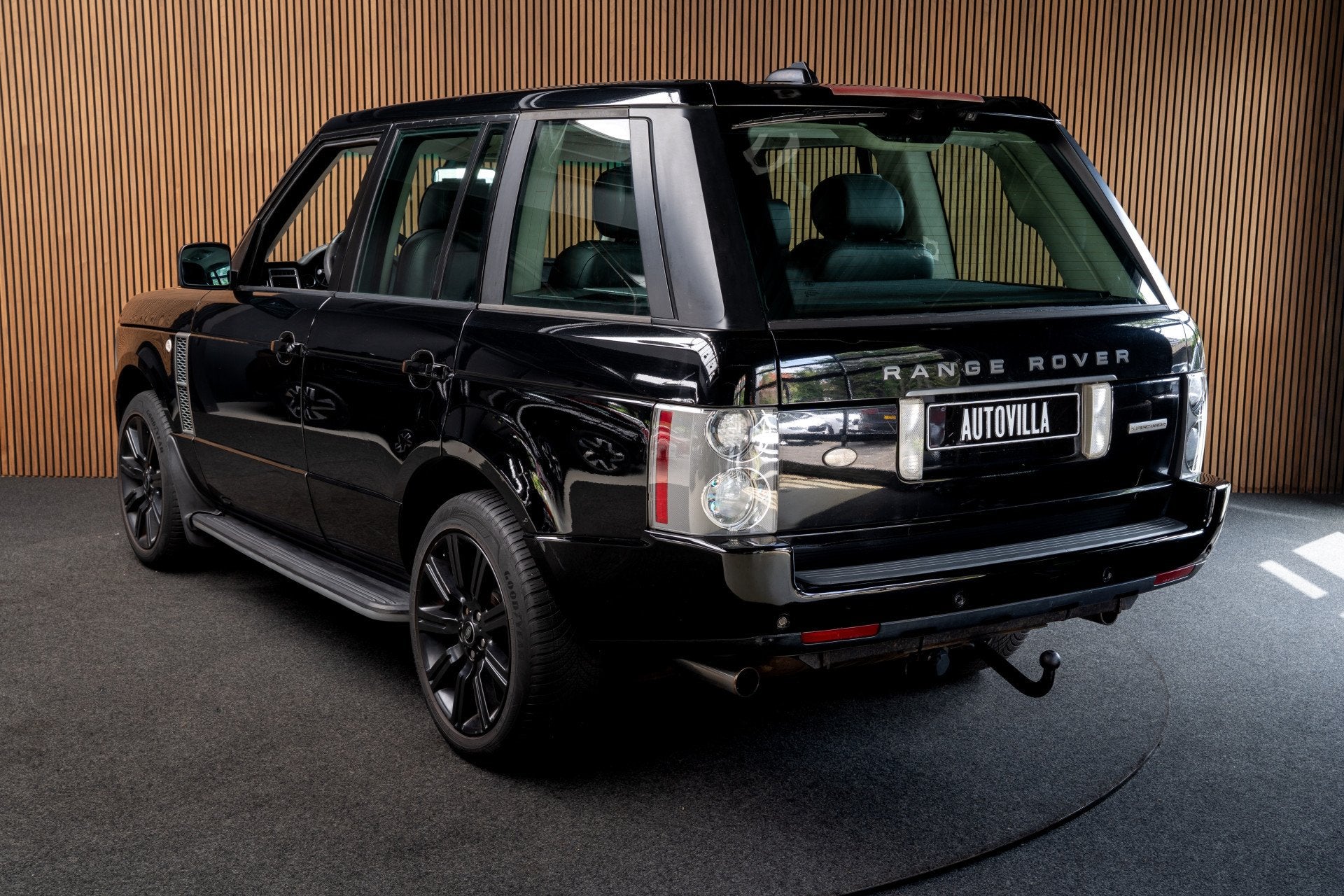 Land Rover Range Rover 4.2 V8 Supercharged (bj 2006), Automaat, Gebruikt, Zwart, Bedrijf