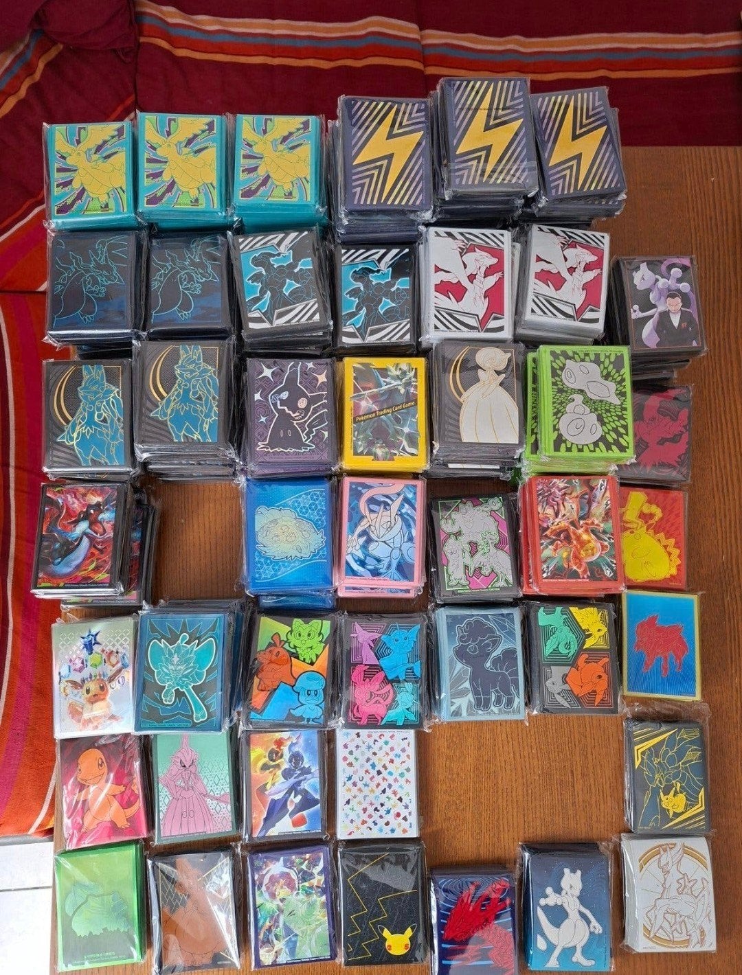 Grote Pokémon Card Sleeves Verzameling 160+ Mogen ook los, Hobby en Vrije tijd, Verzamelkaartspellen | Pokémon, Ophalen of Verzenden