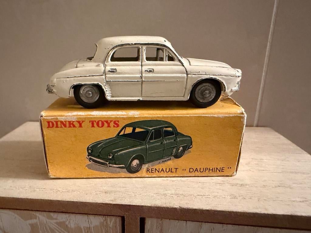 Dinky Toys France Renault dauphine- Zeer Goede Staat, Gebruikt, Auto, Dinky Toys, Ophalen of Verzenden