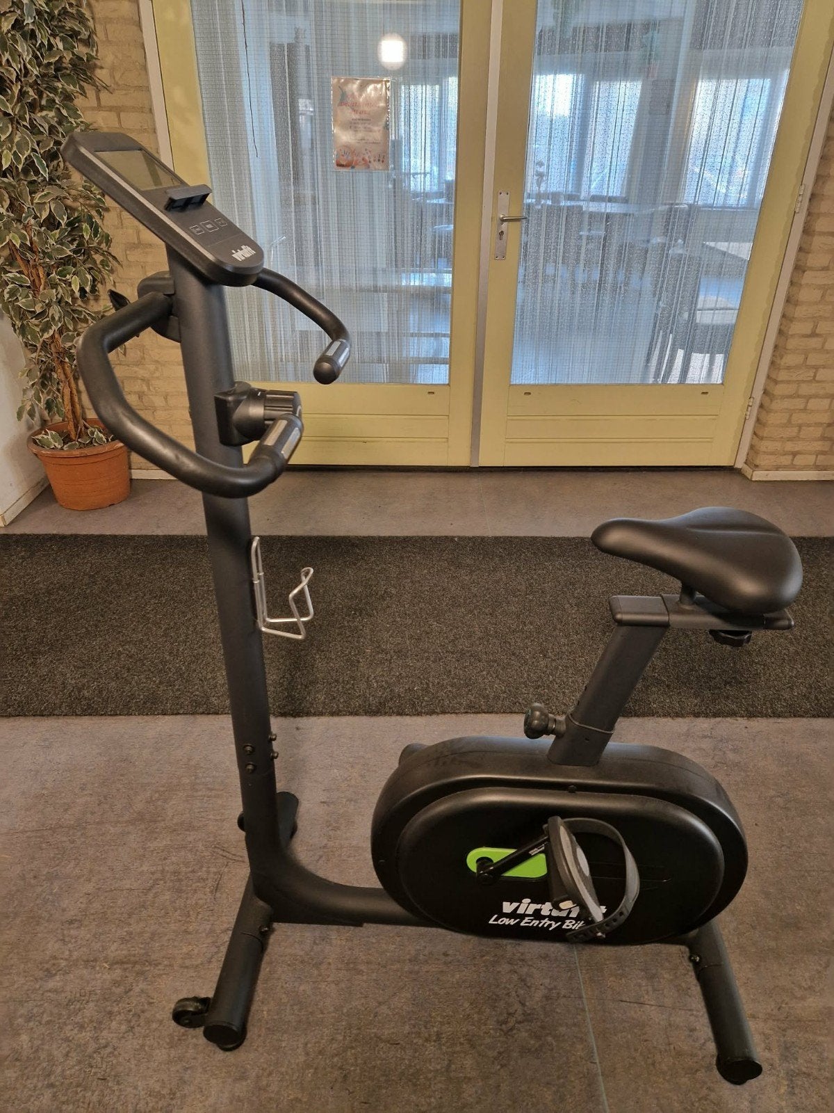 VirtuFit Low Entry Bike 1.1 Hometrainer Weinig gebruikt, Sport en Fitness, Ophalen, Zo goed als nieuw, Metaal, Benen