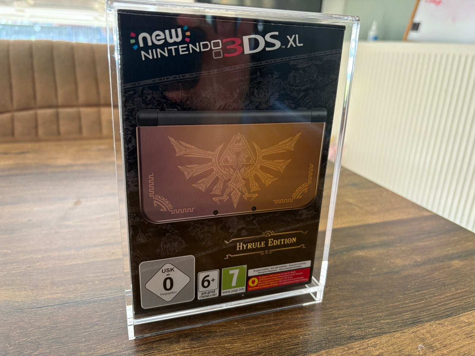 Nieuw: New Nintendo 3DS XL Zelda Hyrule Edition, Spelcomputers en Games, Ophalen of Verzenden, Nieuw, 3DS XL