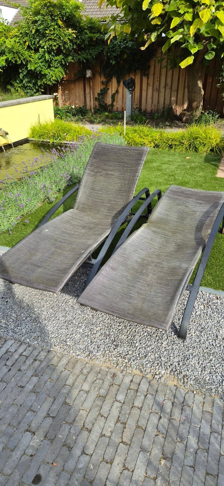 Gratis af te halen: 2 ligstoelen (stof beschadigd), Tuin en Terras, Ophalen, Gebruikt, Aluminium