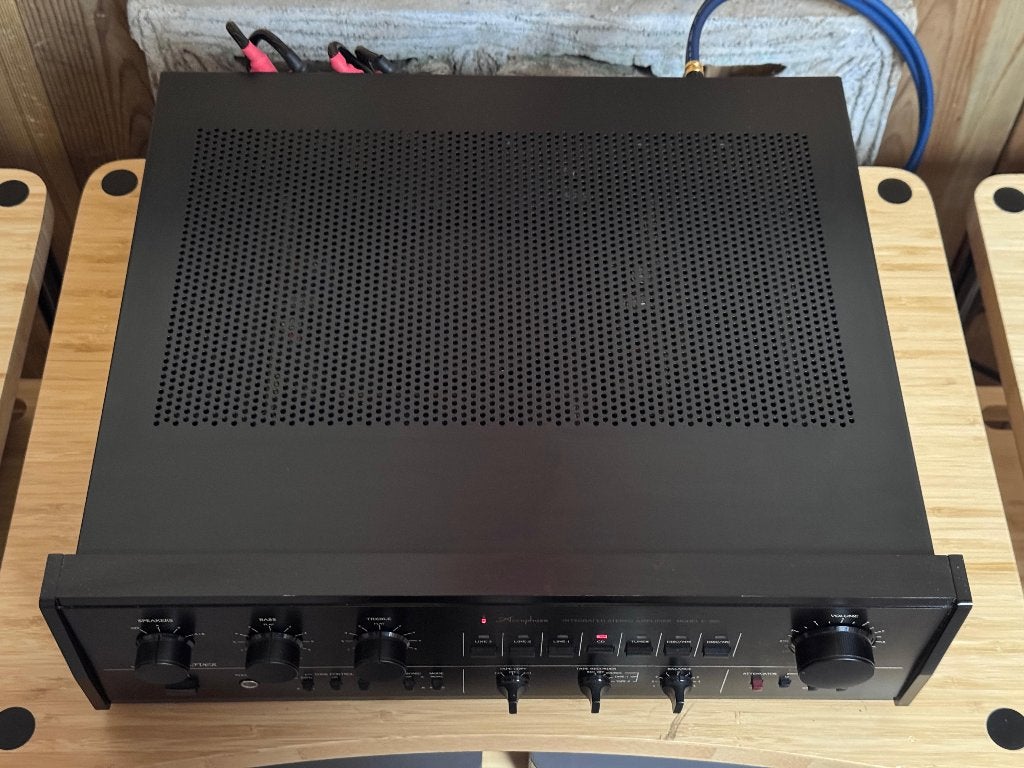 Accuphase E-205, Gebruikt, 60 tot 120 watt, Stereo, Ophalen
