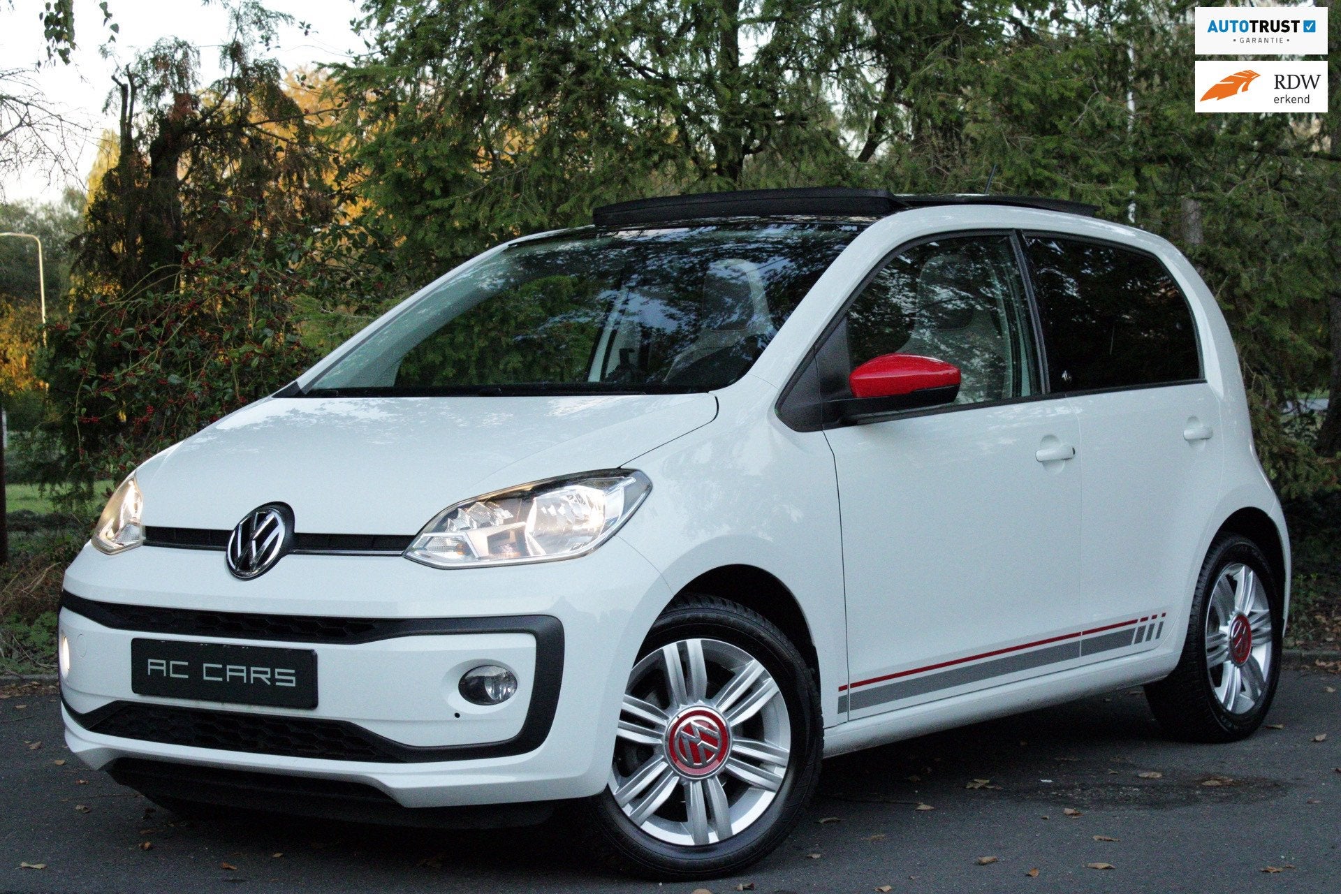 Volkswagen Up! 1.0 BMT Beats - Pano/Velgen/Nieuwstaat!