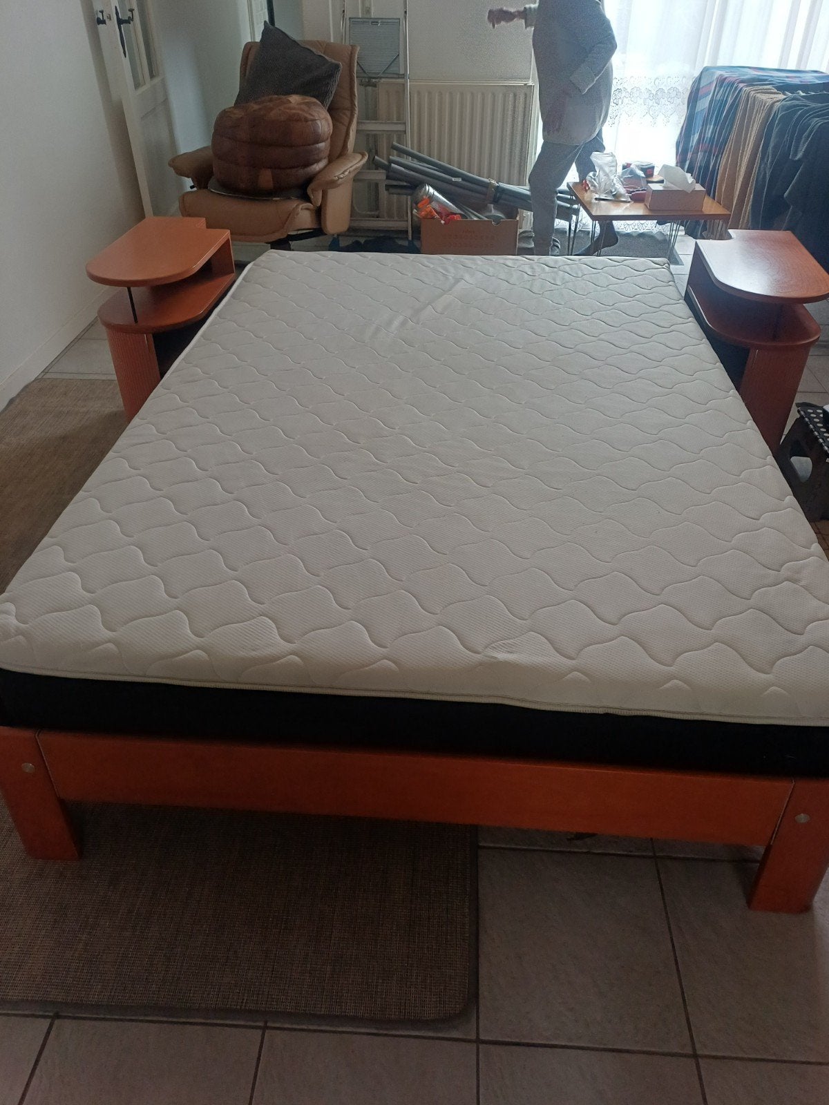 2 persoonsbed met matras, 140x200 cm, Ophalen, Tweepersoons, 140 cm, Zo goed als nieuw