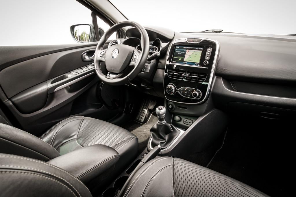 Renault Clio 0.9 TCe Iconic | Leder | Sportstoelen | 17 inch, 898 cc, Met garantie (alle), Zwart, Handgeschakeld