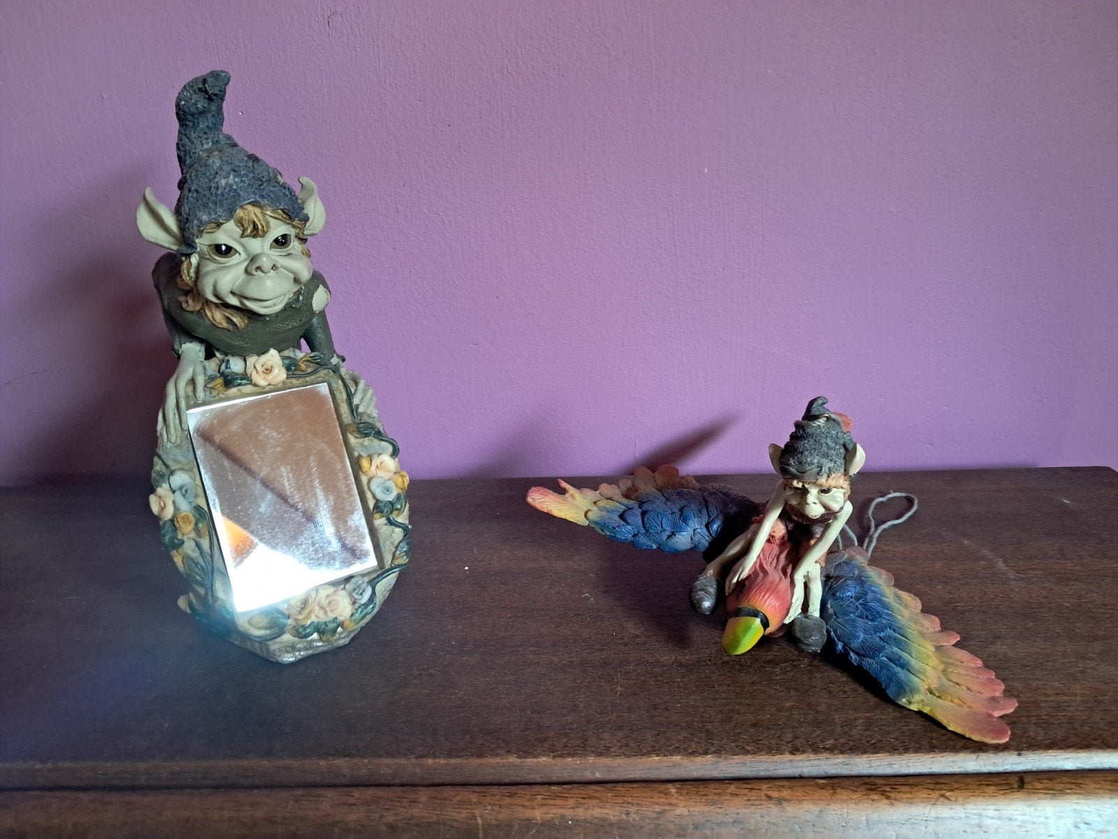 Originele Pixies: Elfje met spiegel en Elfje op papegaai, Ophalen, Gebruikt