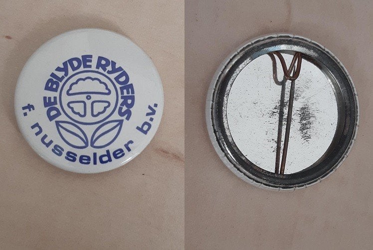 Speldjes Buttons, Ophalen of Verzenden, Gebruikt, Overige onderwerpen, Button