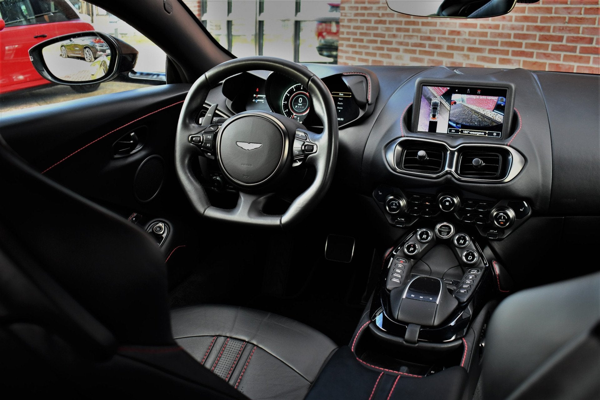 Aston Martin Vantage 4.0 V8 Carbon-ext | Ceramic-brakes | 26, Auto's, Automaat, 12 maanden, Achterwielaandrijving, Gebruikt
