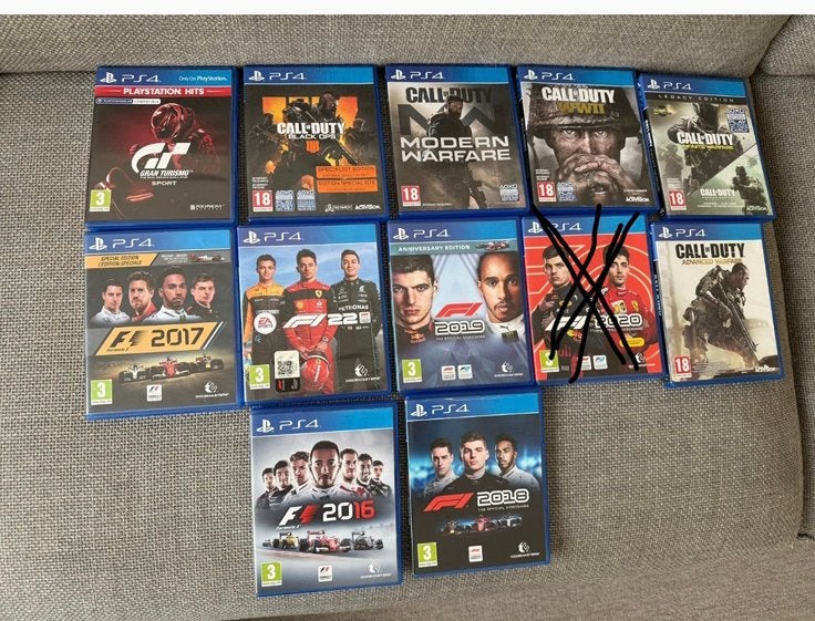 PS4 Games Bundel: Call of Duty & F1 Series, Spelcomputers en Games, Gebruikt, Vanaf 18 jaar, Shooter, Eén computer