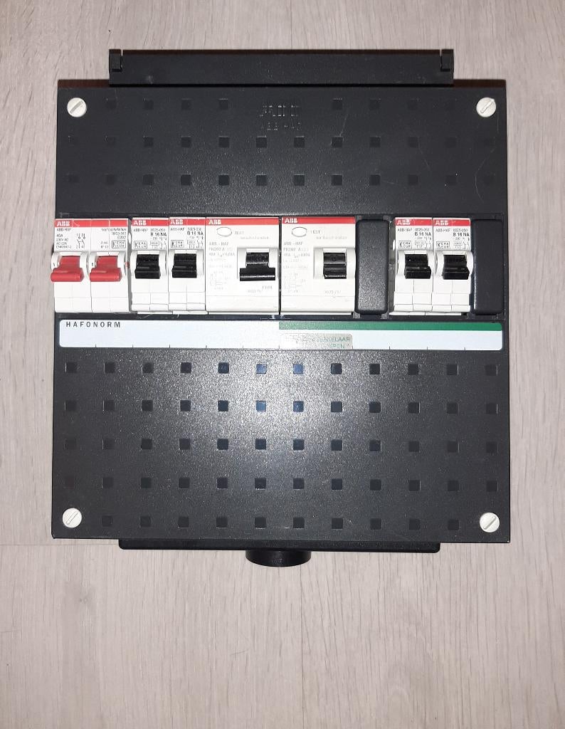 ABB Groepenkast 1 Fase - 4 Groepen, 2 Aardlekschakelaars, Hobby en Vrije tijd, Elektronica-componenten, Ophalen of Verzenden, Gebruikt