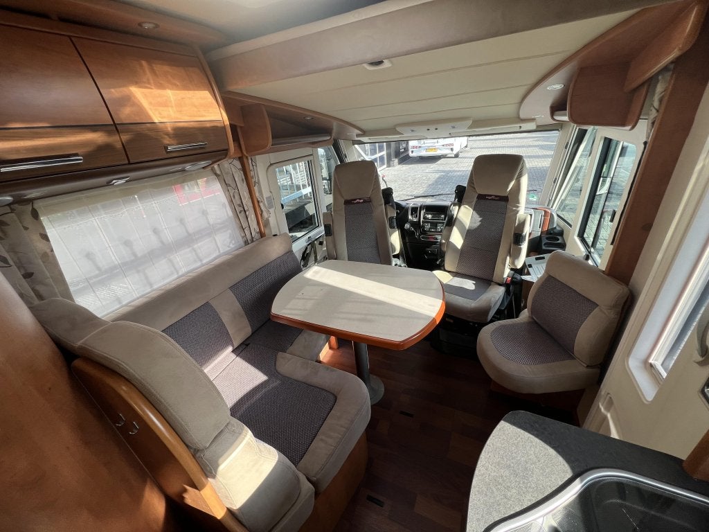 Carthago C-Compactline I 143 LE Lengtebed AUTOMAAT Lithium, Caravans en Kamperen, Campers, Standaard zit, Fiat, Koelkast, Carthago