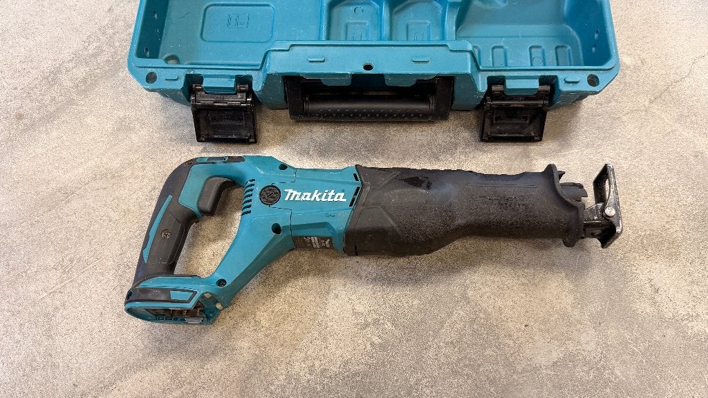 Reciprozaag 18 V Body inkl. koffer Makita, Ophalen, 70 mm of meer, 600 tot 1200 watt, Zo goed als nieuw