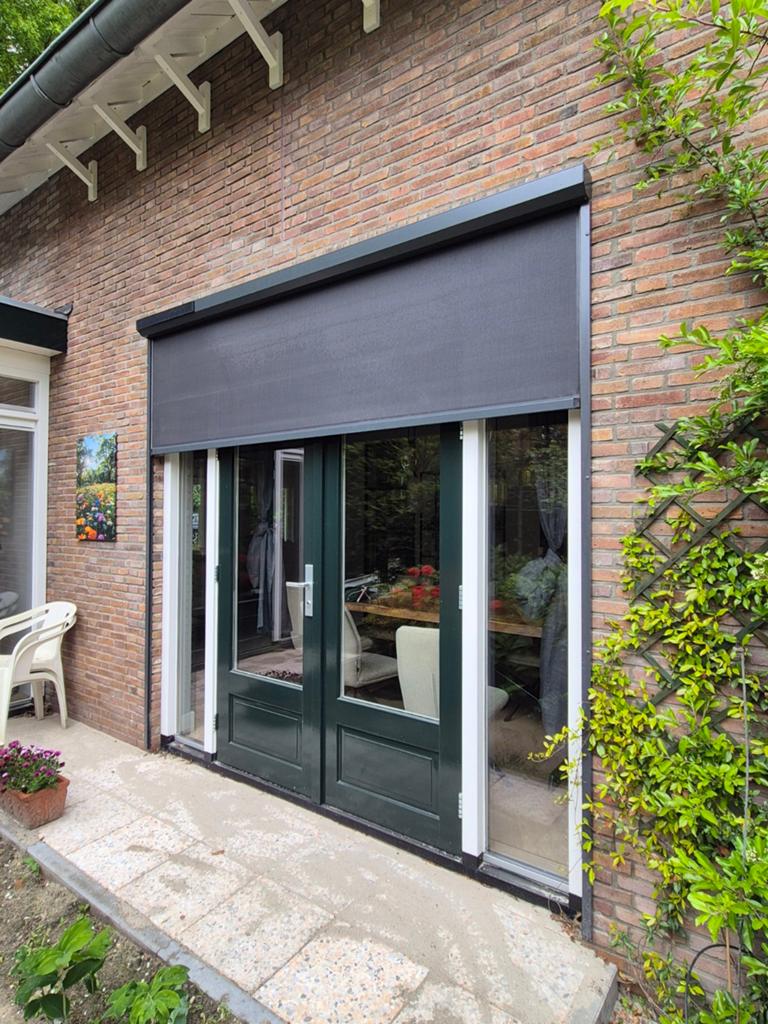 Screen, Tuin en Terras, Zonneschermen, Ophalen, Elektrisch, Zo goed als nieuw, 150 tot 300 cm