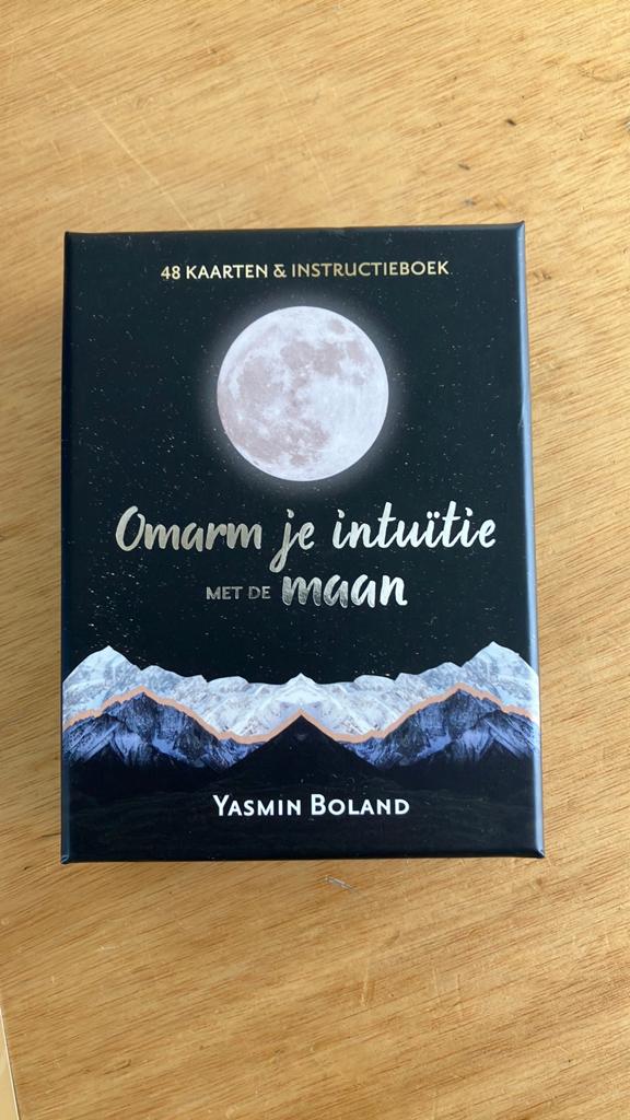 Yasmin Boland - Omarm je intuïtie met de maan, Boeken, Esoterie en Spiritualiteit, Tarot of Kaarten leggen, Overige typen, Yasmin Boland