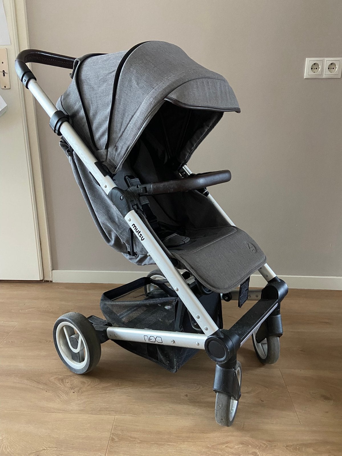 Mutsy nexo, Kinderen en Baby's, Buggy's, Ophalen, Zo goed als nieuw