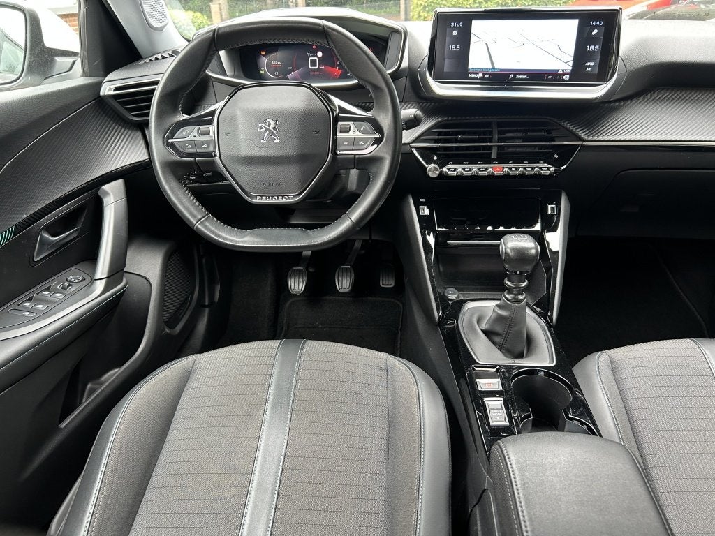 Peugeot 2008 1.2 130pk Allure Navi, Camera, CarPlay, 1e Eige, Auto's, Gebruikt, 1199 cc, Met garantie (alle), Leder en Stof