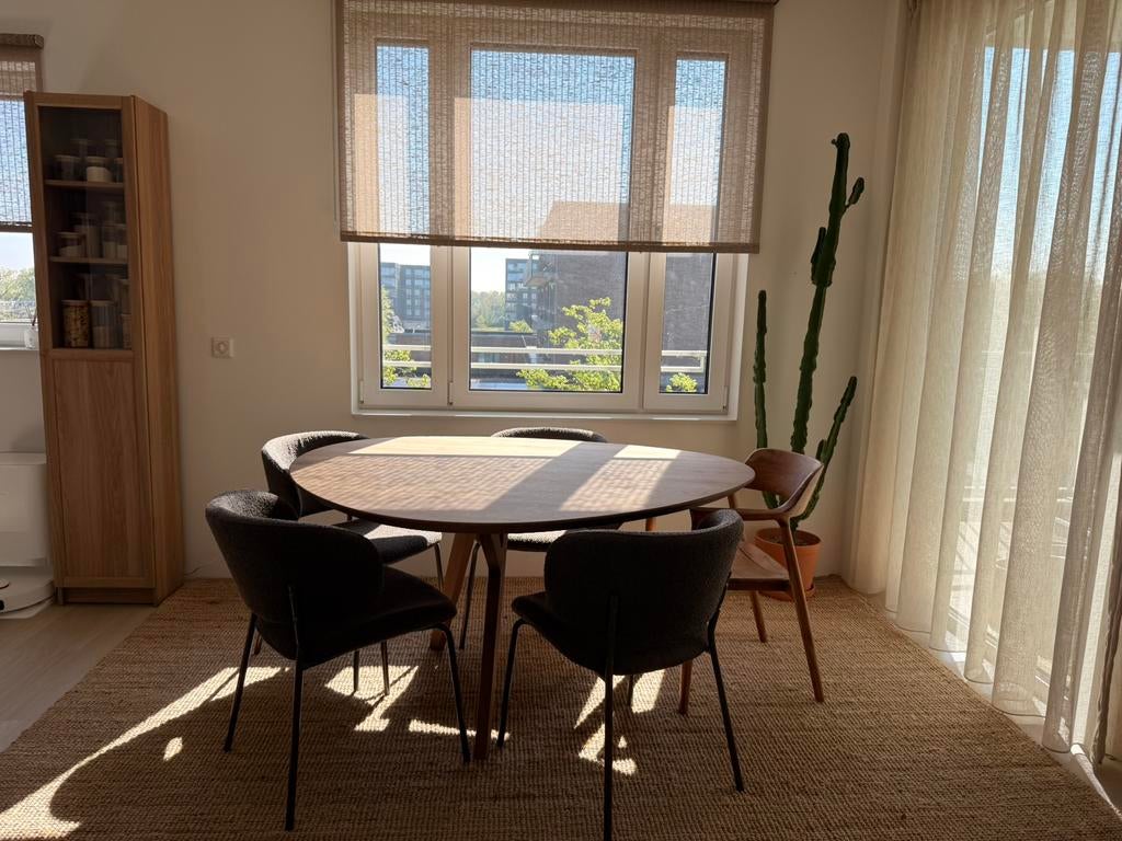 Design eettafel (organische vorm) – Loods 5 – 150 cm, Ophalen, Zo goed als nieuw, Ovaal, 100 tot 150 cm