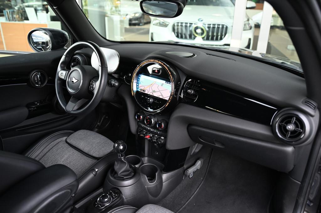 MINI Hatchback Cooper Classic / Sportstoelen / Getint Glas /, 136 pk, Gebruikt, Met garantie (alle), Leder en Stof