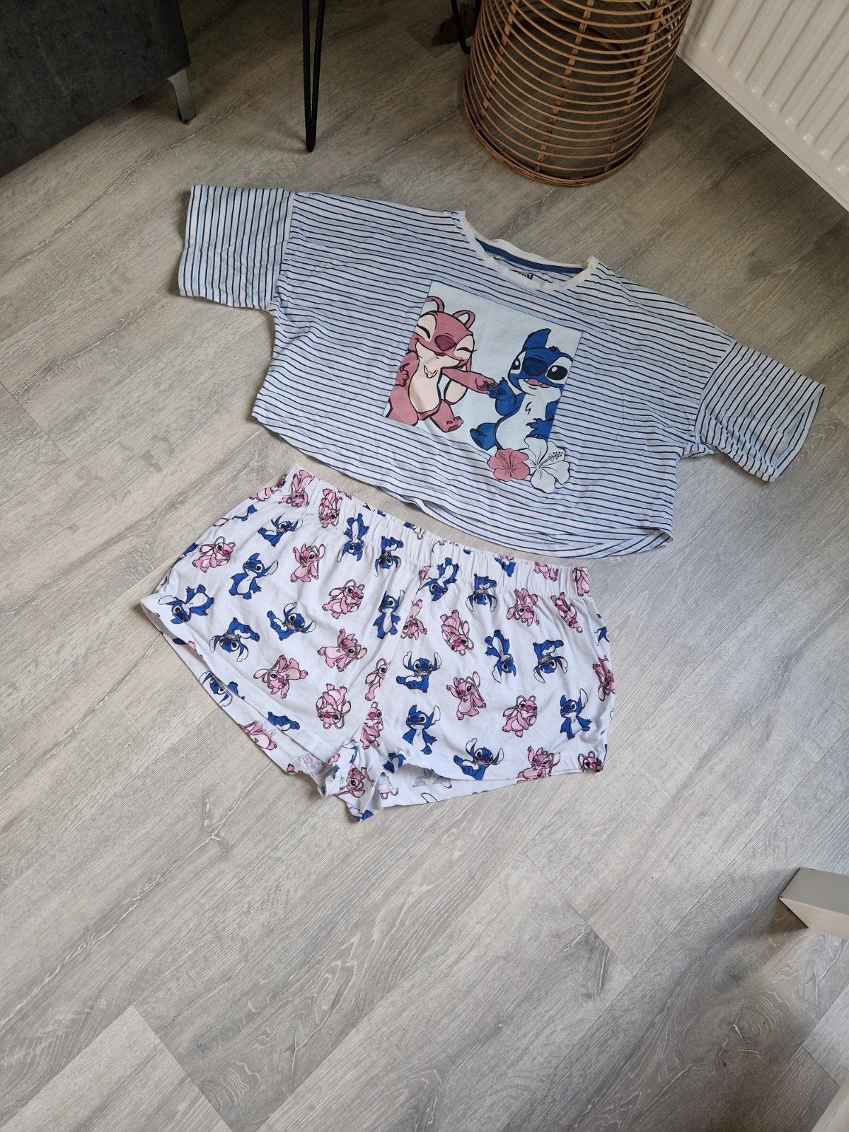 Disney Stitch pyjama set (top en short) - Maat L, Primark, Ophalen of Verzenden, Nieuw, Maat 42/44 (L)
