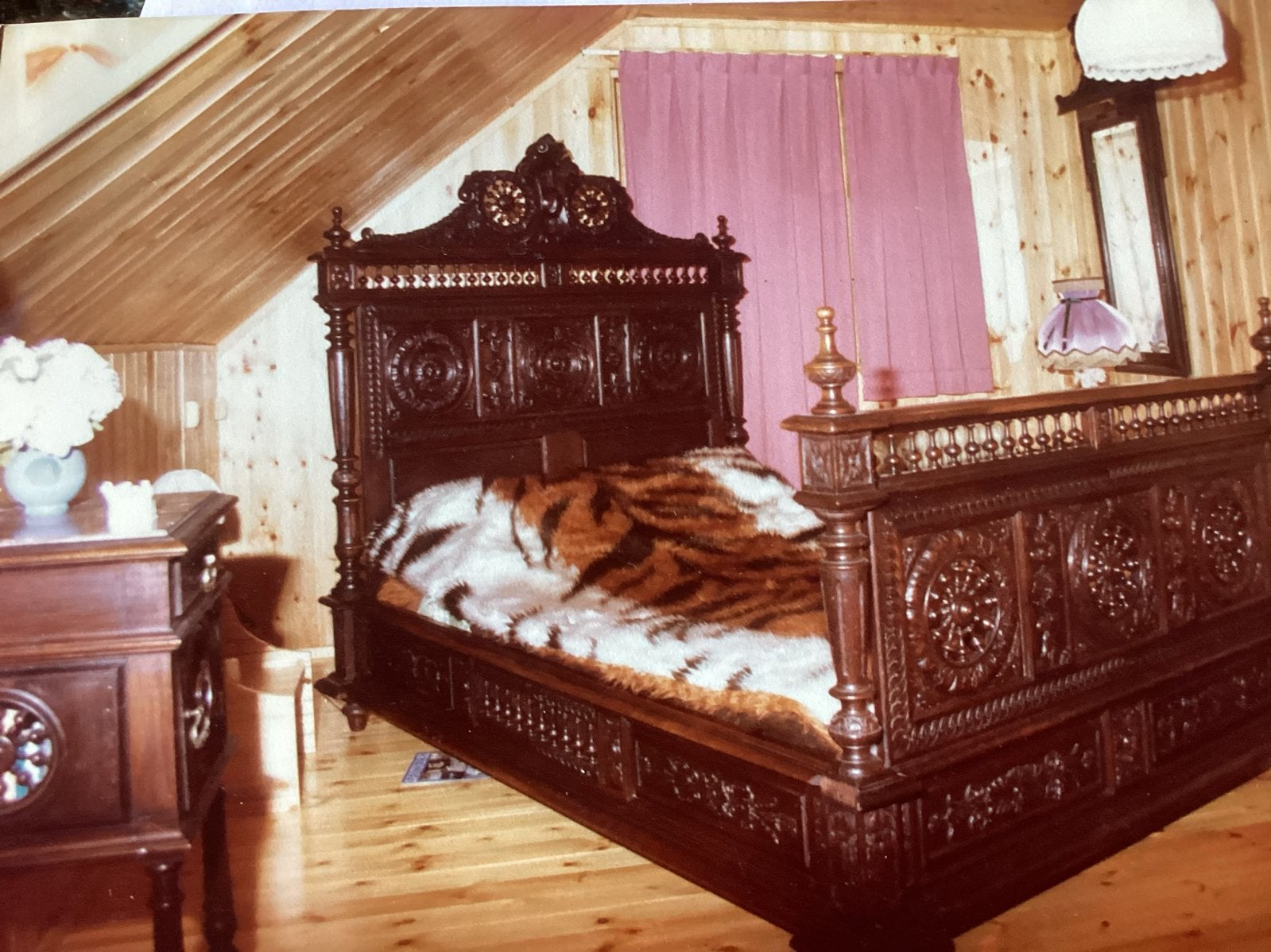 Antiek Slaapkamer Meubelset: Bed, Nachtkastje, Spiegelkast, Antiek en Kunst, Ophalen