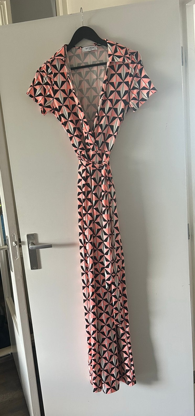 By Swan jumpsuit koraal, maat L, Kleding | Dames, Jumpsuits, Ophalen of Verzenden, Nieuw, Maat 42/44 (L), Overige kleuren