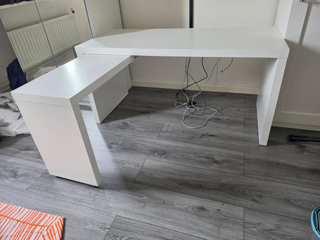 Bureau met uittrekbaar blad (151 x 65 cm), Ophalen, Gebruikt, Kabelgoot, Hout