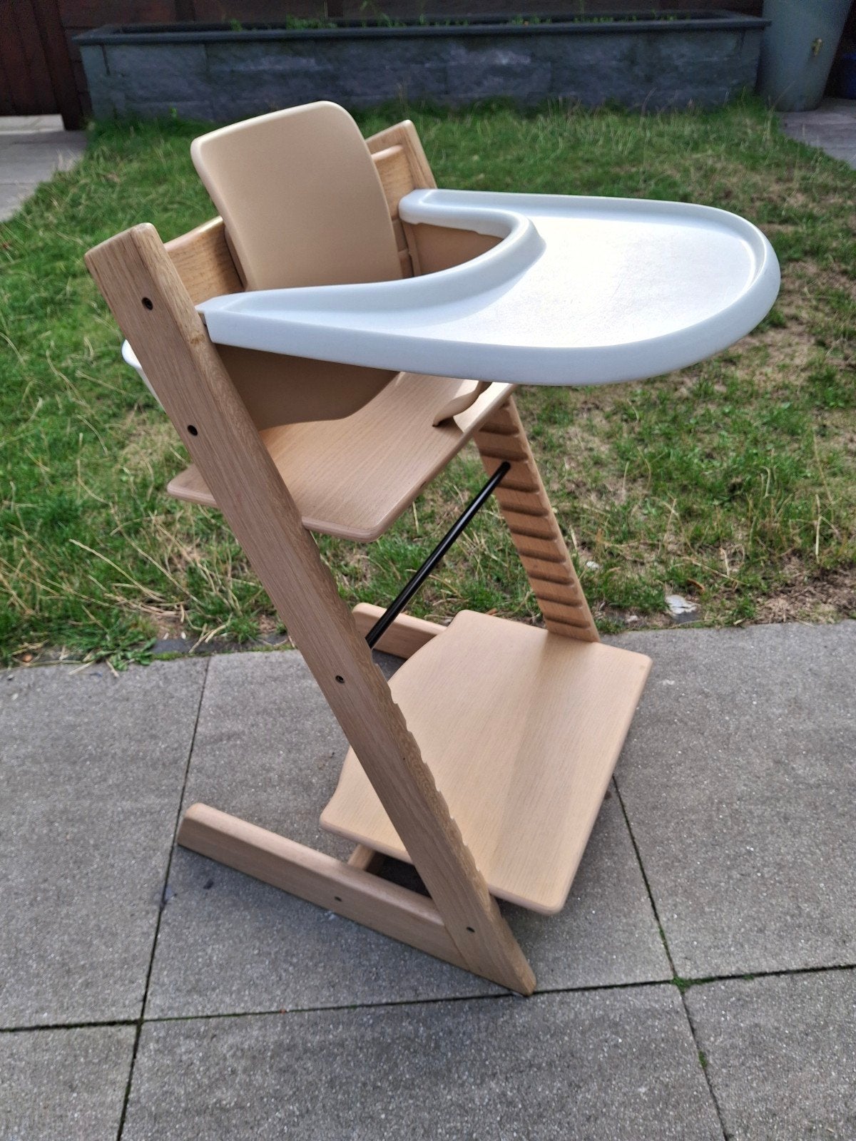 Oak Stokke Tripp Trapp stoel, met tafelblad en babyset, Ophalen, Gebruikt, Meegroeistoel, Afneembaar eetblad