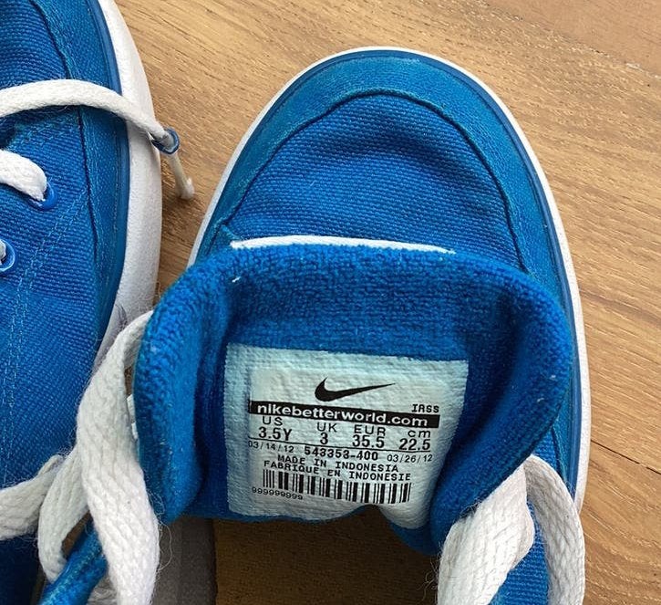 Nike sportschoenen, maat US 3,5 en europa 35,5. Kleur blauw, Kinderen en Baby's, Kinderkleding | Schoenen en Sokken, Ophalen of Verzenden