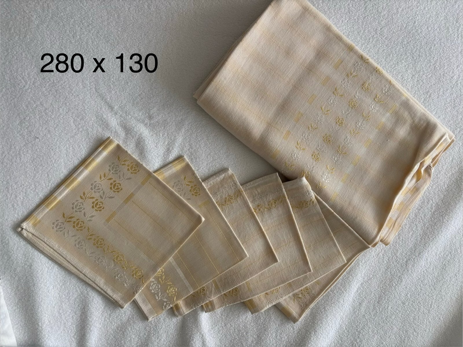 Tafelkleed met setvetten 180 x 130, Ophalen of Verzenden, Zo goed als nieuw