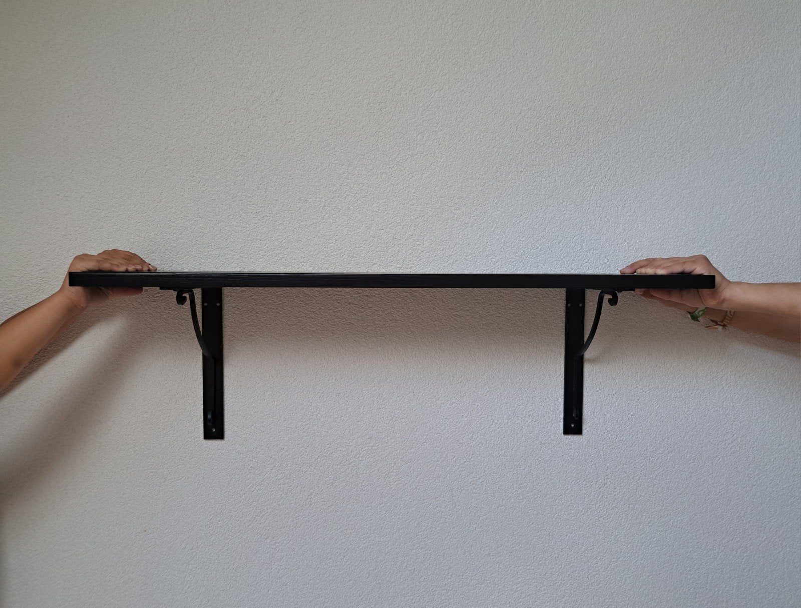 3x Zwarte wandplank met metalen beugels, Ophalen, Gebruikt
