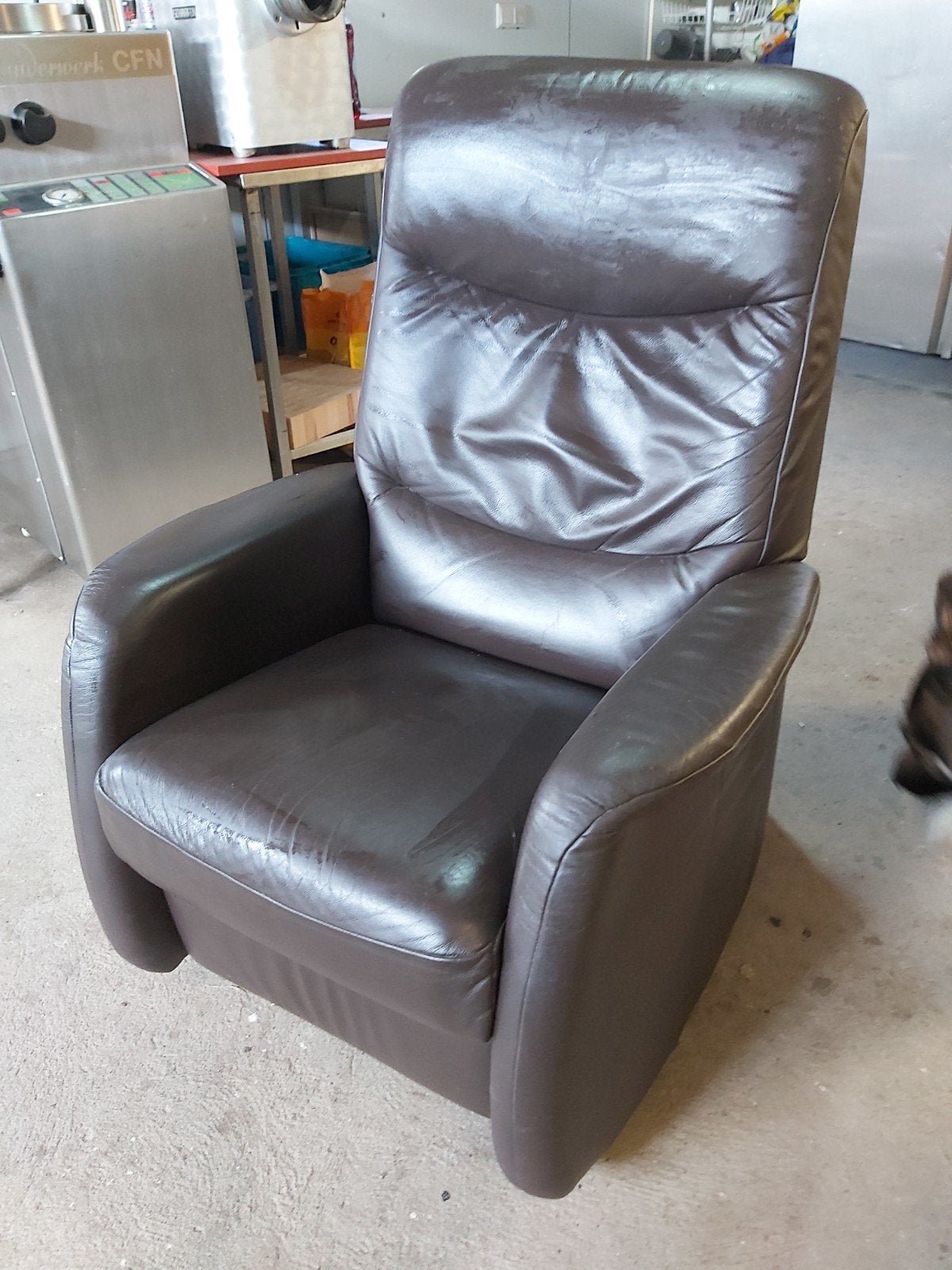 GRATIS~Nette lederen stoel~GRATIS ~GRATIS, Ophalen